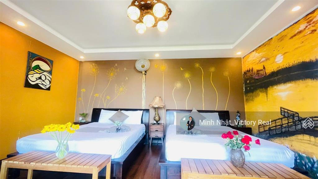 Bán khách sạn phục vụ 90% khách nước ngoài, tỷ lệ kín phòng 80%, cách hồ xuân hương 1km