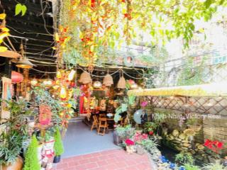 Bán khách sạn phục vụ 90% khách nước ngoài, tỷ lệ kín phòng 80%, cách hồ xuân hương 1km