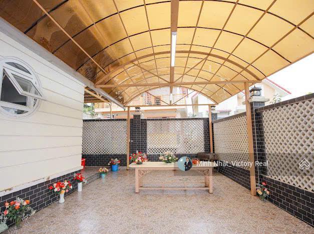 Bán villa sân vườn đà lạt 270m2 với giá 16 tỷ, đầy đủ tiện ích tại trung tâm đà lạt