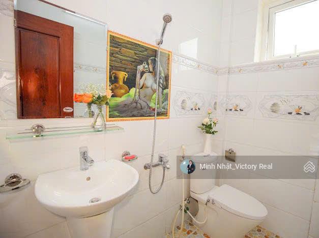 Bán villa sân vườn đà lạt 270m2 với giá 16 tỷ, đầy đủ tiện ích tại trung tâm đà lạt