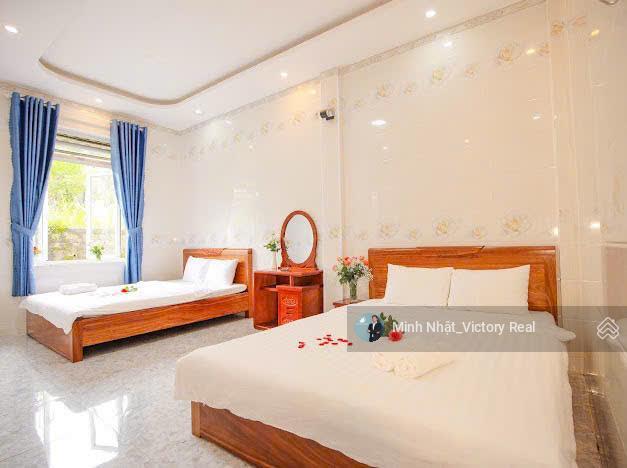 Bán villa sân vườn đà lạt 270m2 với giá 16 tỷ, đầy đủ tiện ích tại trung tâm đà lạt