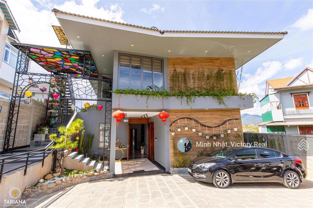 Bán villa sân vườn, biệt thự đà lạt diện tích lớn 1400m2 view đẹp, có dòng tiền