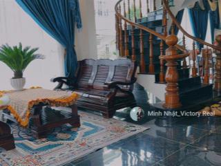 Bán villa sân vườn đẹp đà lạt, 7pn, 2 mặt tiền, view thoáng, đẹp. trung tâm phường 6