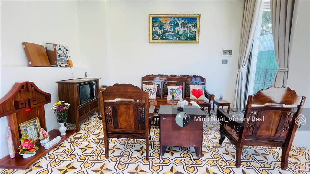 Bán khách sạn đà lạt mới 33 tỷ, view 360 độ, có dòng tiền, 2 mặt tiền đường chính hùng vương
