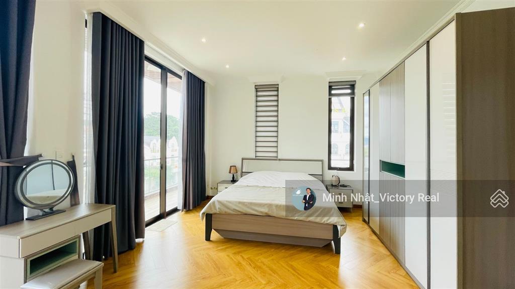 Bán khách sạn đà lạt mới 33 tỷ, view 360 độ, có dòng tiền, 2 mặt tiền đường chính hùng vương