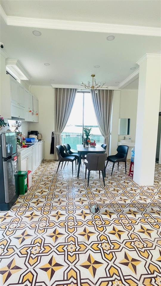Bán khách sạn đà lạt mới 33 tỷ, view 360 độ, có dòng tiền, 2 mặt tiền đường chính hùng vương