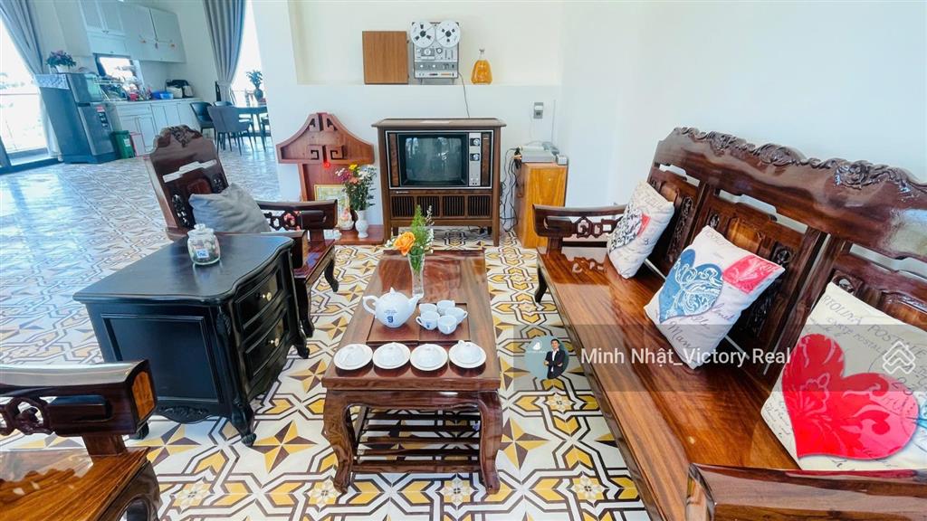 Bán khách sạn đà lạt mới 33 tỷ, view 360 độ, có dòng tiền, 2 mặt tiền đường chính hùng vương