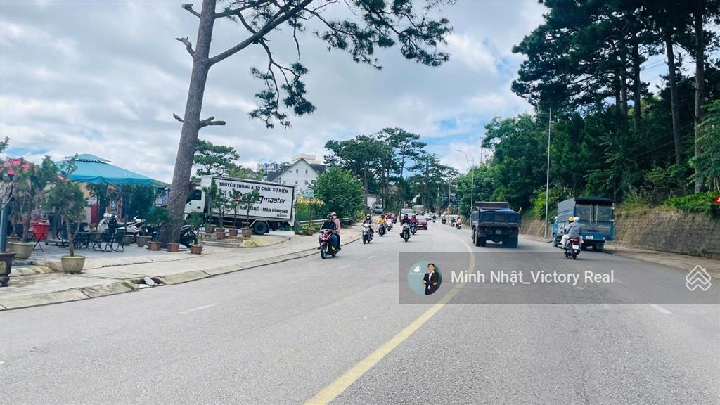 Bán khách sạn đà lạt mới 33 tỷ, view 360 độ, có dòng tiền, 2 mặt tiền đường chính hùng vương