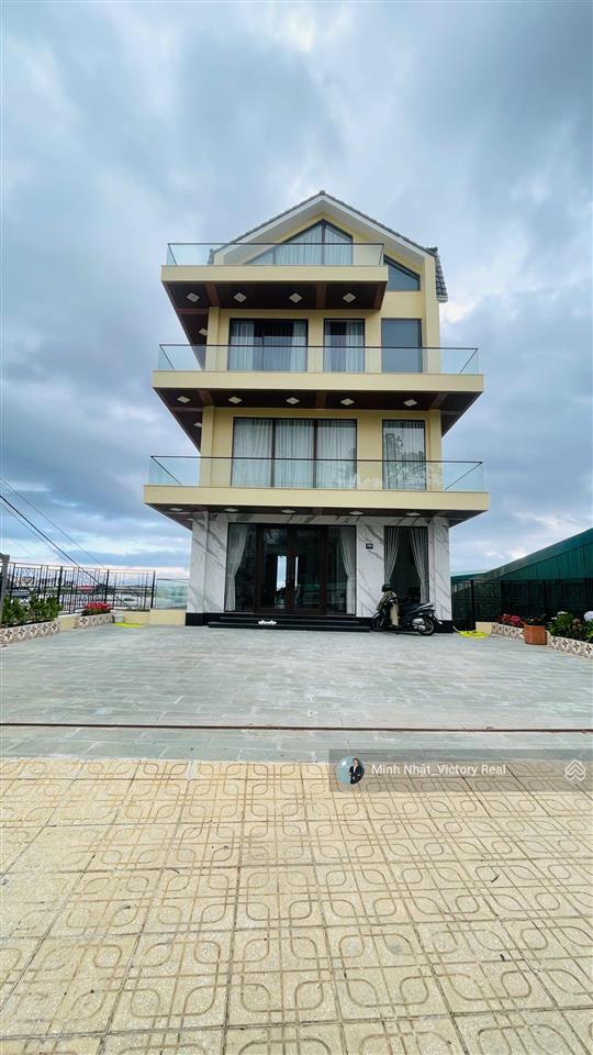 Bán khách sạn đà lạt mới 33 tỷ, view 360 độ, có dòng tiền, 2 mặt tiền đường chính hùng vương