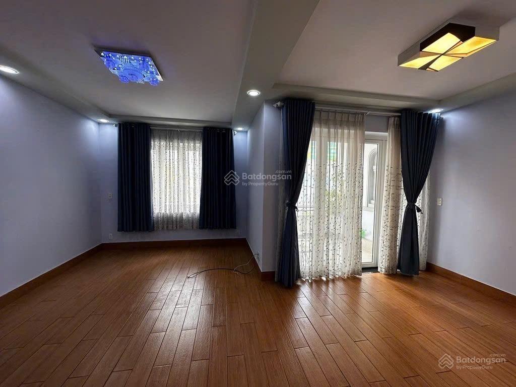 Bán nhà mặt tiền cách mạng tháng 8, 85.3m2 ,24,5t có thương lượng