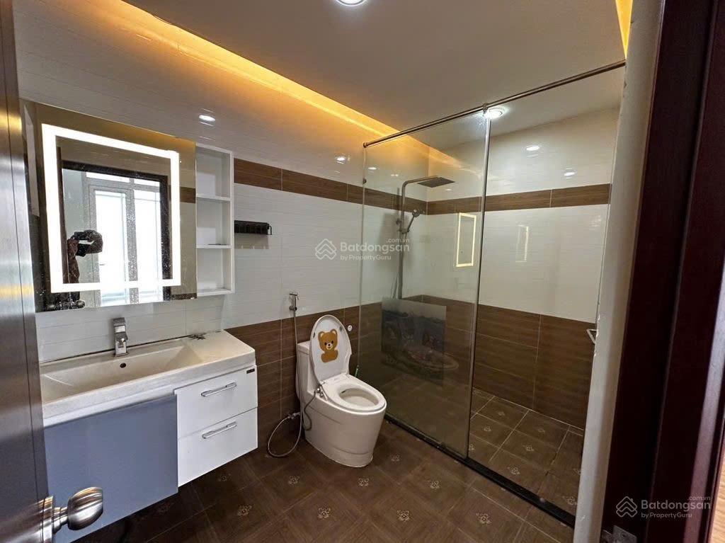 Bán nhà mặt tiền cách mạng tháng 8, 85.3m2 ,24,5t có thương lượng