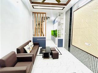 Bán nhà phân lô 35 m 5 tầng 7 tỷ