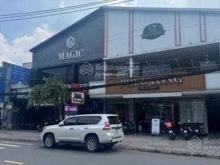 Bán nhà mt ngay cmt8, q3  dt 8x15m  3 tầng  giá 41 tỷ