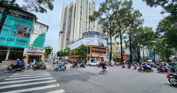 Bán nhà mt ngay cmt8, q3  dt 8x15m  3 tầng  giá 41 tỷ