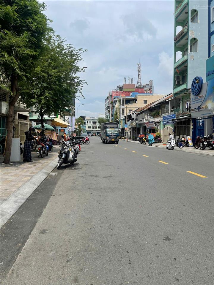 Bán nhà mt 652 lê trọng tấn, quận bình tân  dt 20x59m cn 2322m2  2 tầng  giá 125 tỷ