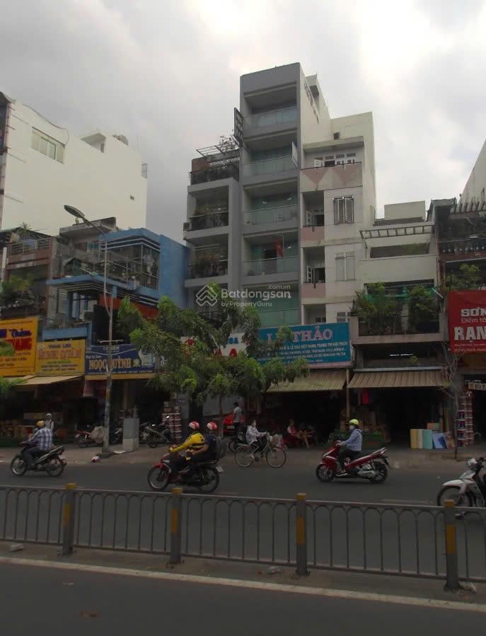 Bán nhà mt cách mạng tháng 8, quận 3  8x18m  3 tầng  hđt 200tr/th  giá 40 tỷ