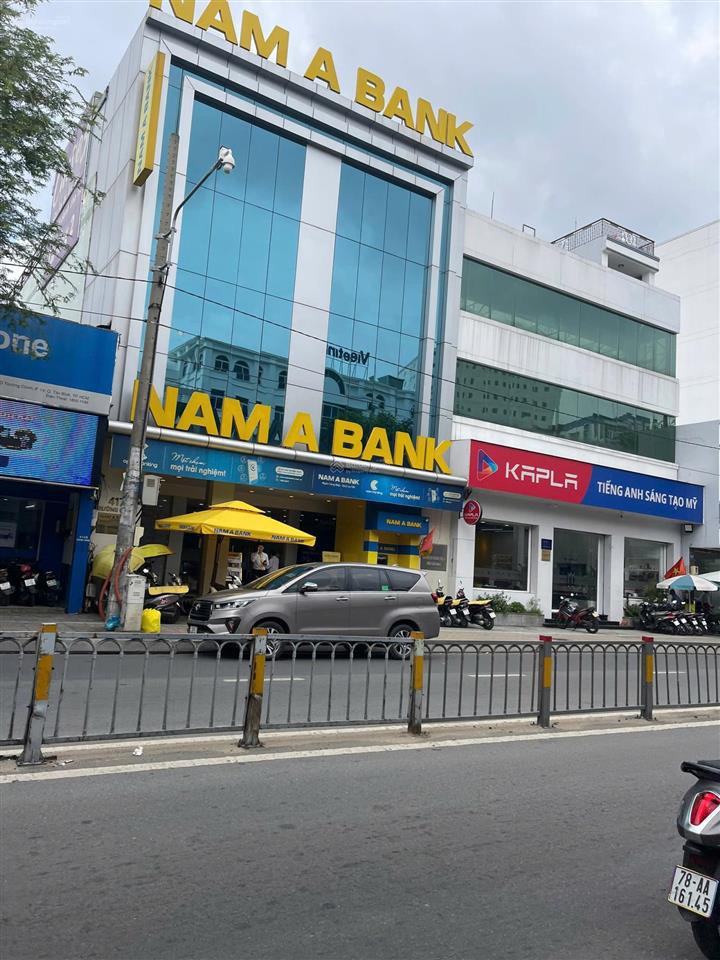 Bán nhà mt cách mạng tháng 8, quận 3  8x18m  3 tầng  hđt 200tr/th  giá 40 tỷ