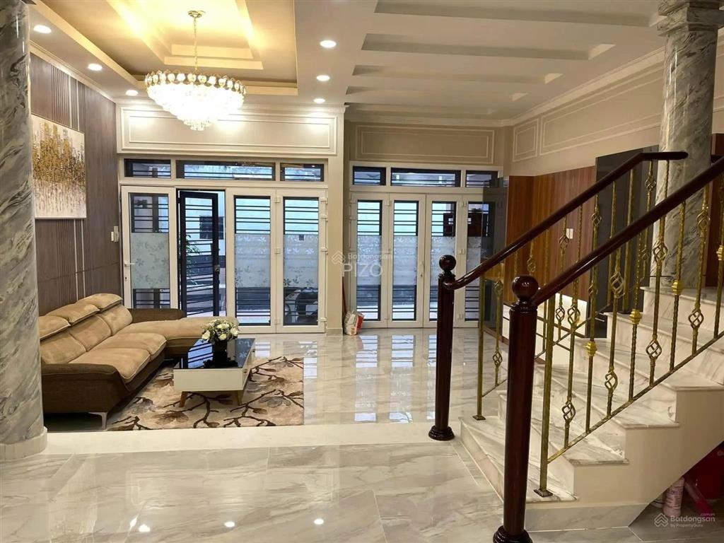 Chính chủ bán nhà hxh võ thị sáu, quận 1  dt 6,5x18m  3 tầng  gía 28 tỷ