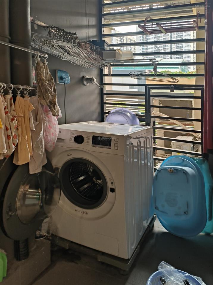 Cần bán căn hộ chính chủ 2n1vstòa s206kđt vinhomes ocean park 1