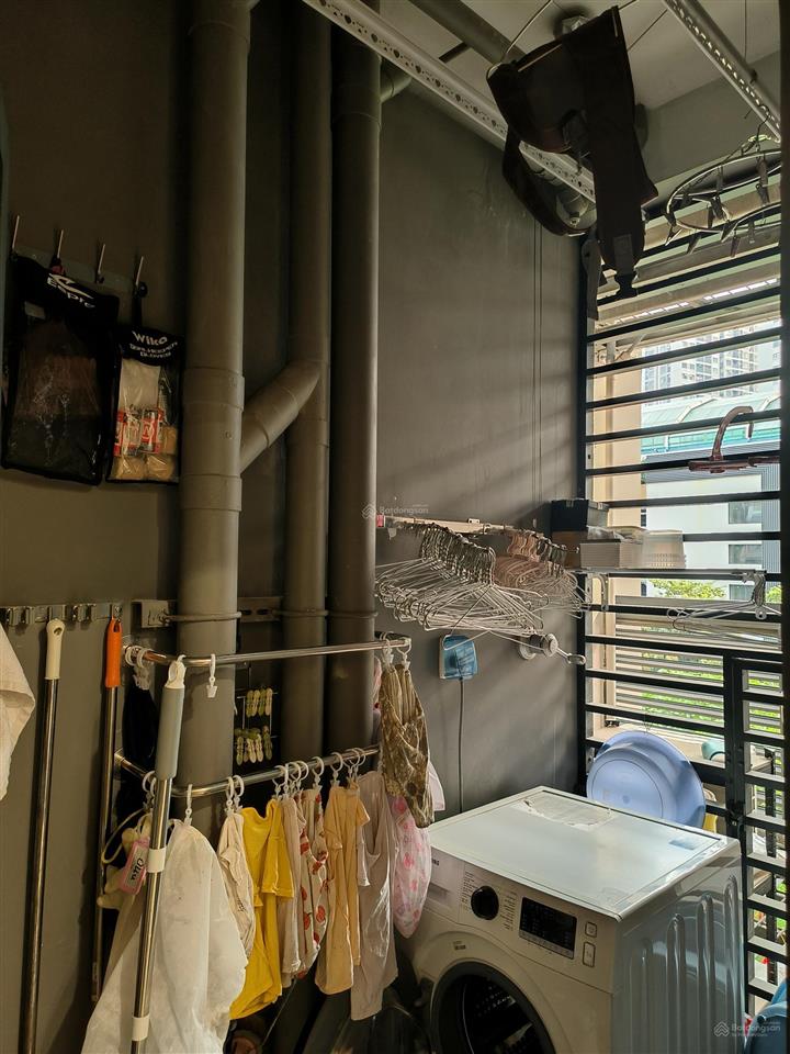 Cần bán căn hộ chính chủ 2n1vstòa s206kđt vinhomes ocean park 1