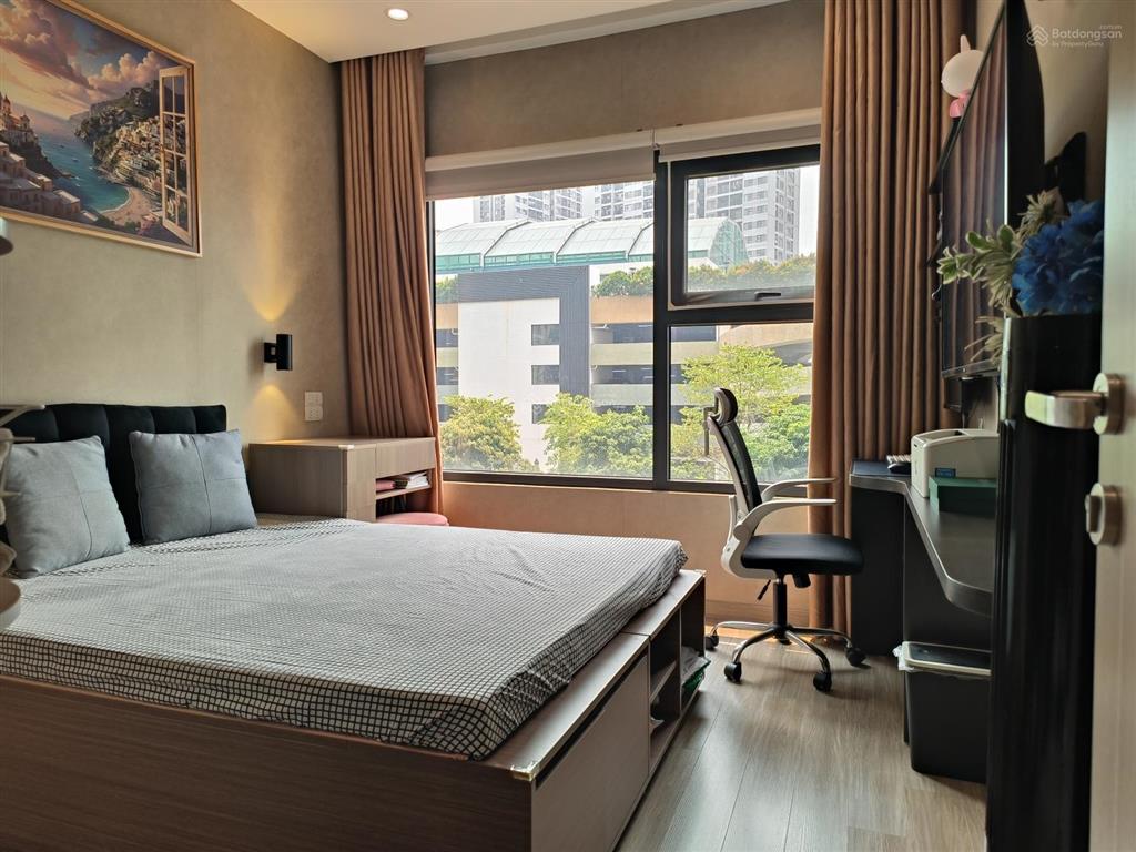 Cần bán căn hộ chính chủ 2n1vstòa s206kđt vinhomes ocean park 1