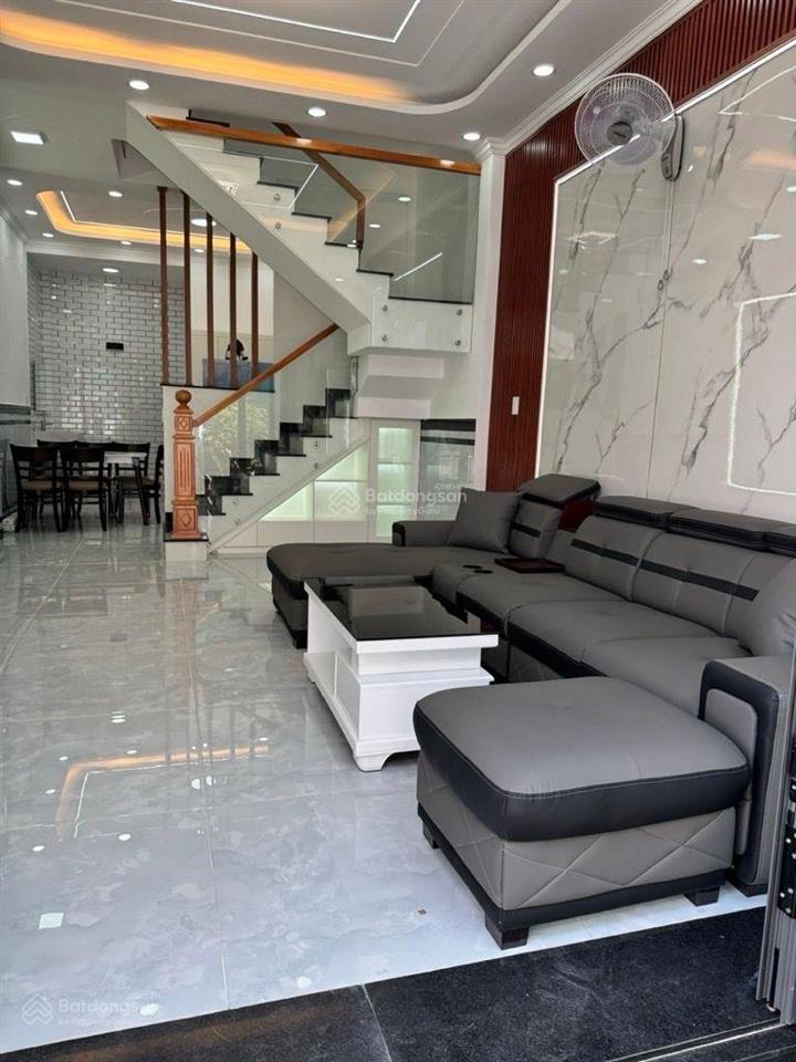 Nhà mới đẹp lung linhhxhtặng full nội thất42m22tầngngay chợ gần hiệp thành citygiá 4.26 tỷ tl