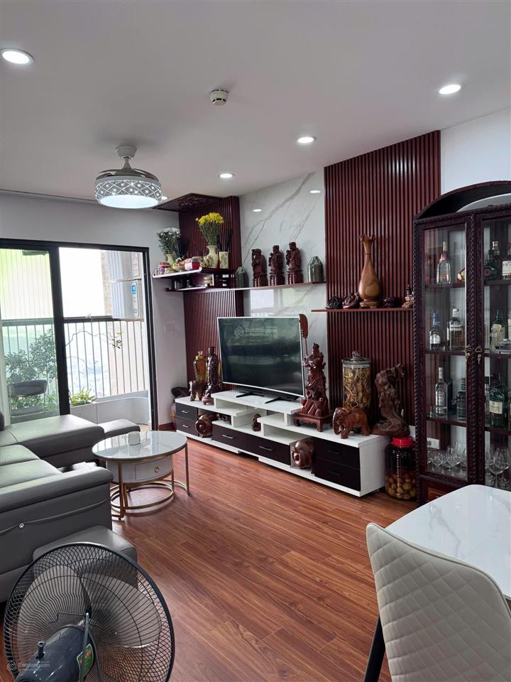 Bán chung cư 89 thịnh liệt tòa nhà hồng hà dt 63m 2pn, 2vs, khách,bếp logia full nội thất