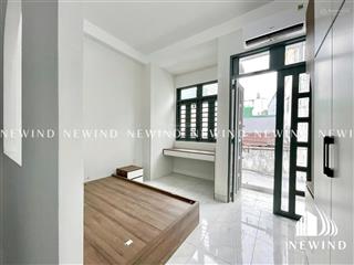 Cho thuê căn hộ tách bếp, ban công, máy giặt riêng full nội thất gần trung tâm quận 1