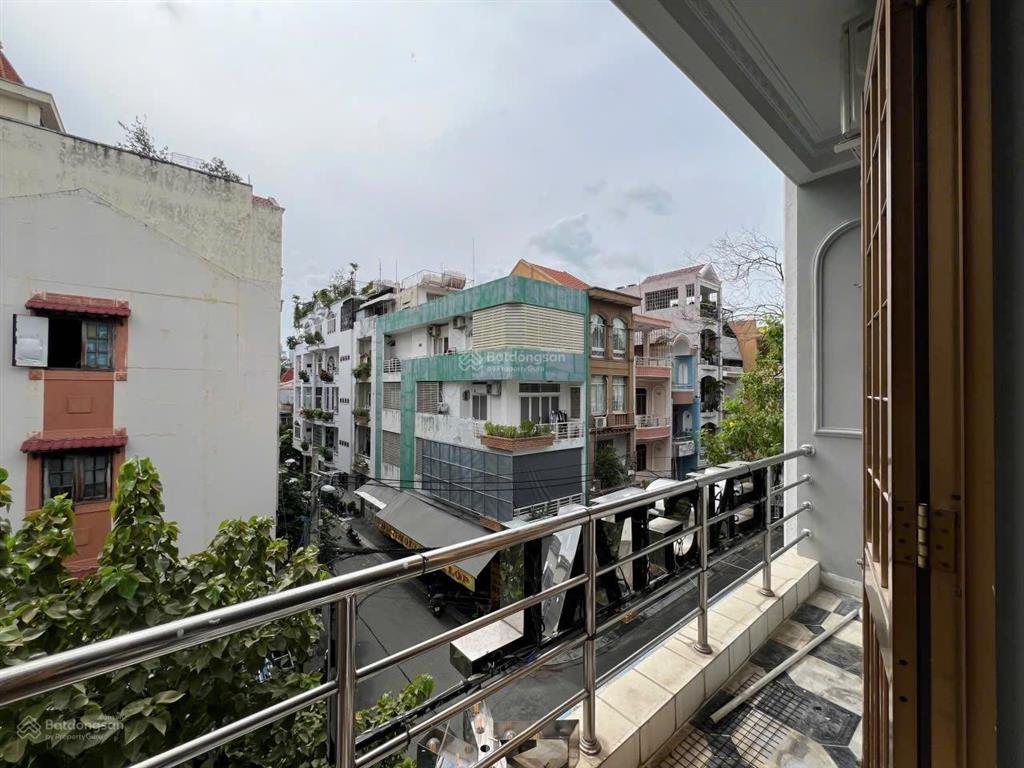Căn hộ 50m ban công full nội thất trung tâm quận 10 gần quận 1 quận 3 sư vạn hạnh mall