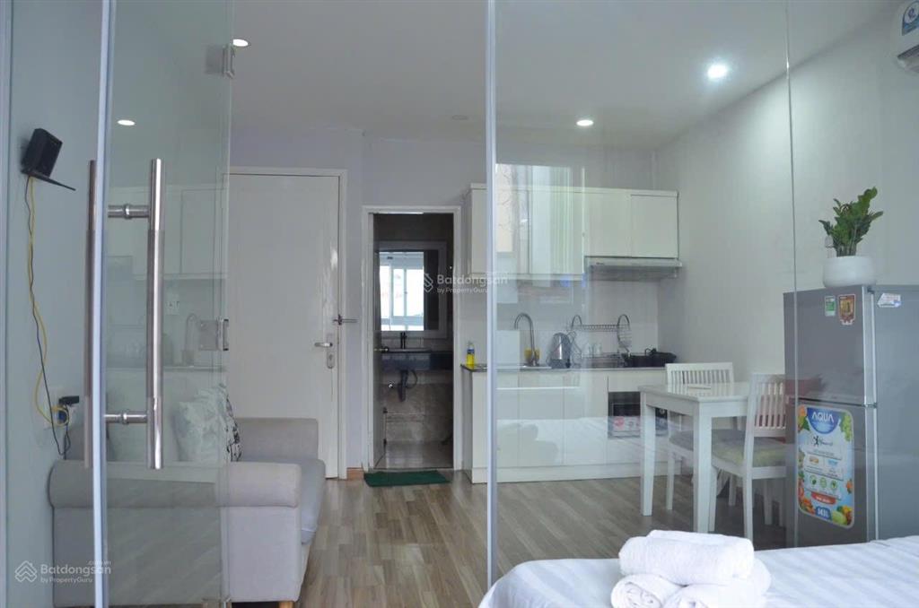 Căn hộ 40m cửa sổ trung tâm quận 1 gần công viên lê văn tám giáp quận 3 nhà thờ tân định