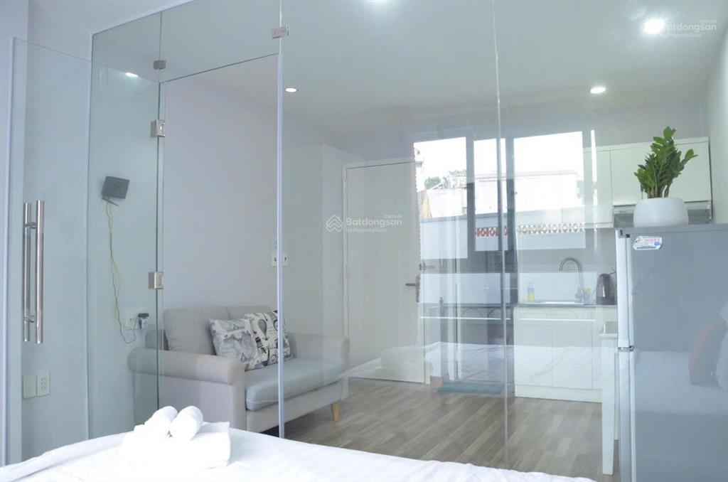 Căn hộ 40m cửa sổ trung tâm quận 1 gần công viên lê văn tám giáp quận 3 nhà thờ tân định