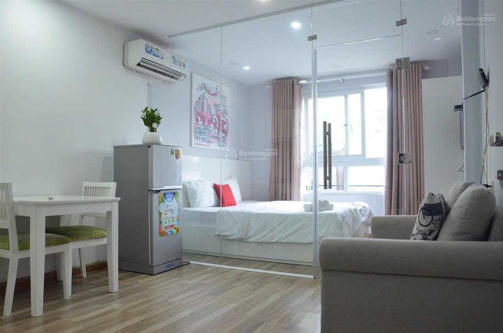 Căn hộ 40m cửa sổ trung tâm quận 1 gần công viên lê văn tám giáp quận 3 nhà thờ tân định