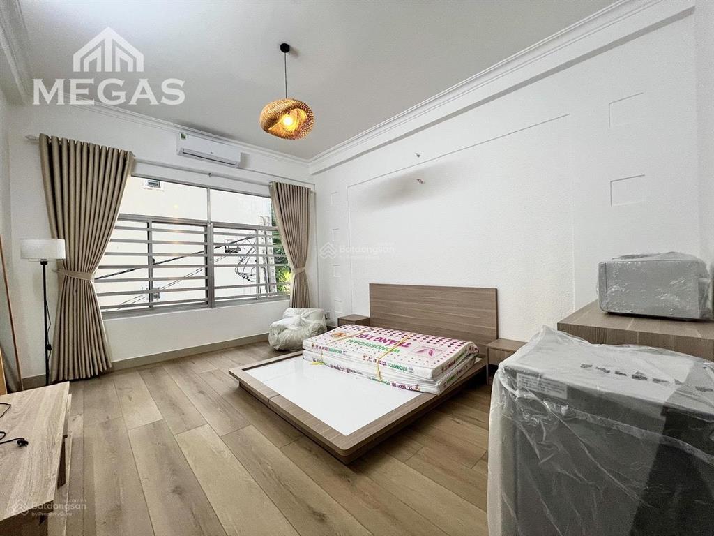 Căn hộ ban công & cửa sổ full nội thất nhà mới xây trung tâm quận 1 gần quận 3 hồ con rùa