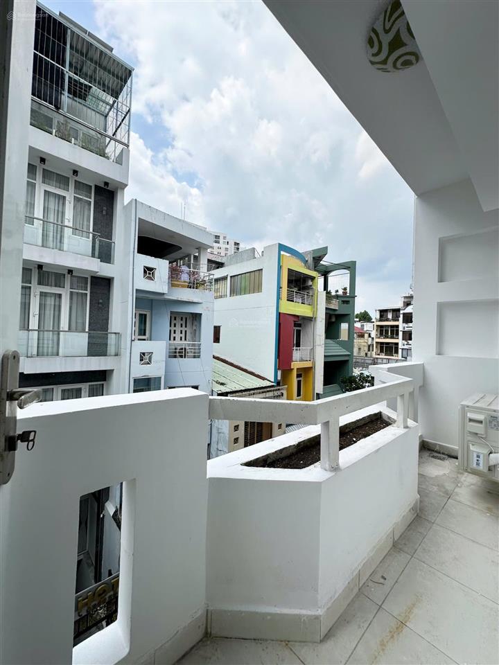 Căn hộ 50m2 ban công full nội thất gần hồ con rùa chợ tân định quận 3 giáp quận 1,10