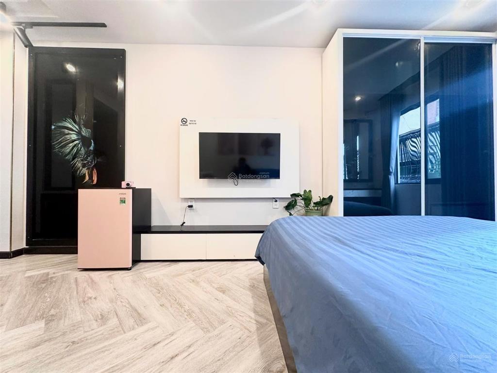 Căn hộ cửa sổ, full nội thất gần phố đi bộ bùi viện & chợ bến thành quận 1 giáp quận 3,10,5