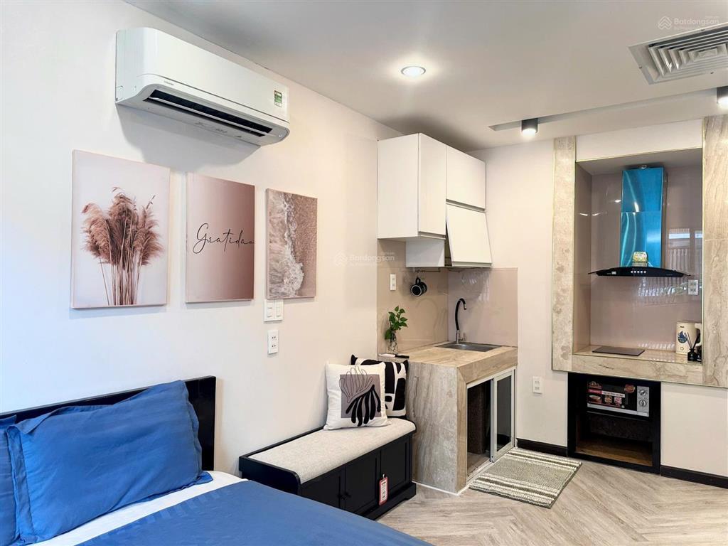 Căn hộ cửa sổ, full nội thất gần phố đi bộ bùi viện & chợ bến thành quận 1 giáp quận 3,10,5