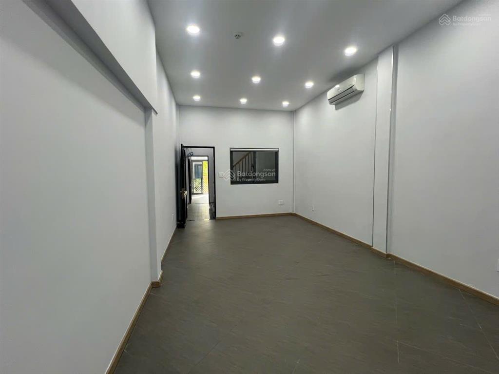 Cho thuê nhà mặt tiền võ văn tần, quận 3  210m²  80 triệu/tháng  có thương lượng
