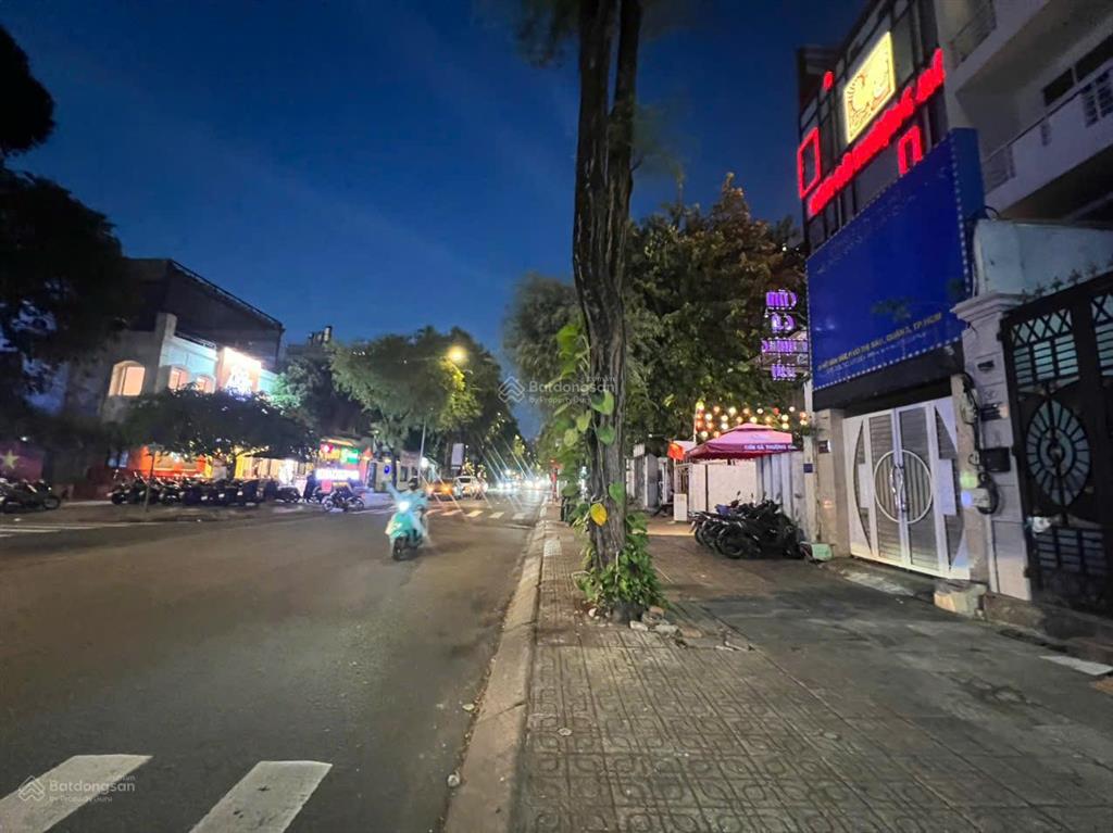 Cho thuê nhà mặt tiền võ văn tần, quận 3  210m²  80 triệu/tháng  có thương lượng