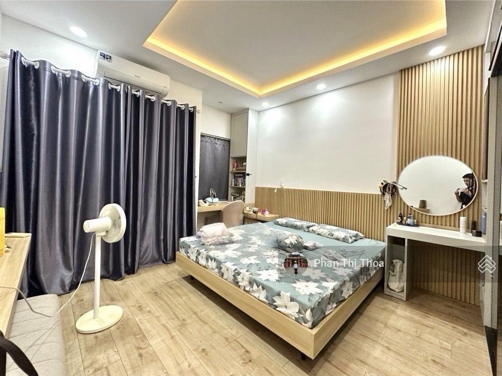 Nhà kiên cố ở ngay  hẻm 8m thông  68m2, ngang 4,2m, 4 tầng  nguyễn xí  chỉ hơn 10,5ty