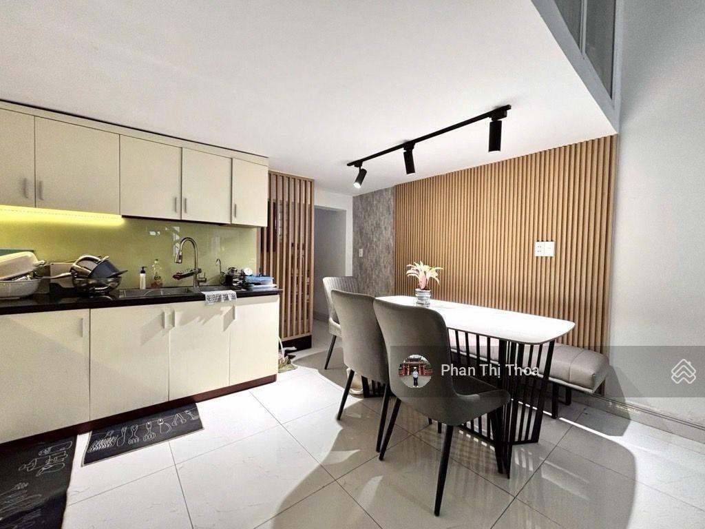 Nhà kiên cố ở ngay  hẻm 8m thông  68m2, ngang 4,2m, 4 tầng  nguyễn xí  chỉ hơn 10,5ty