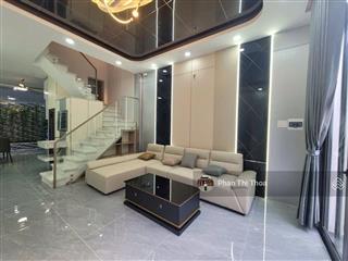 Nhà thiếu chủ  mới sẵn nội thất ngay phạm văn đồng, 5p đi sân bay 60m2, ngang lớn