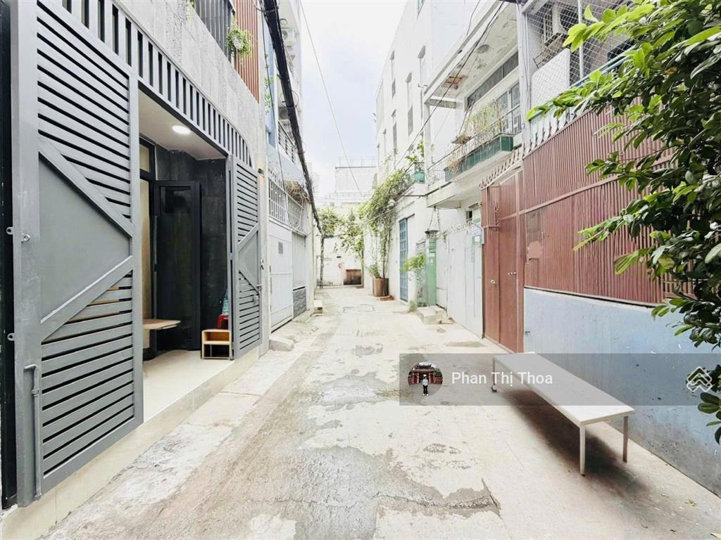 Nhà mới sẵn nội thất ngay bxmđ, cầu bình lợi  hẻm 4m thông  45m2, 3 tầng, 4pn  nhỉnh 8,6ty