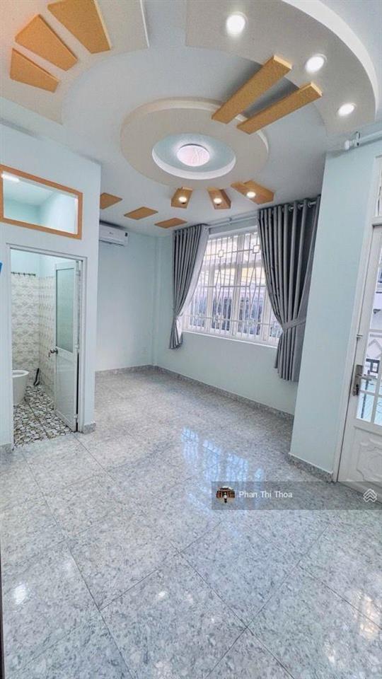 Nhà tốt, giá rẻ, gia đình ở lâu dài  50m2, 4 tầng, 5pn  hoàng hoa thám, giáp chợ  nhỉnh 8,5ty