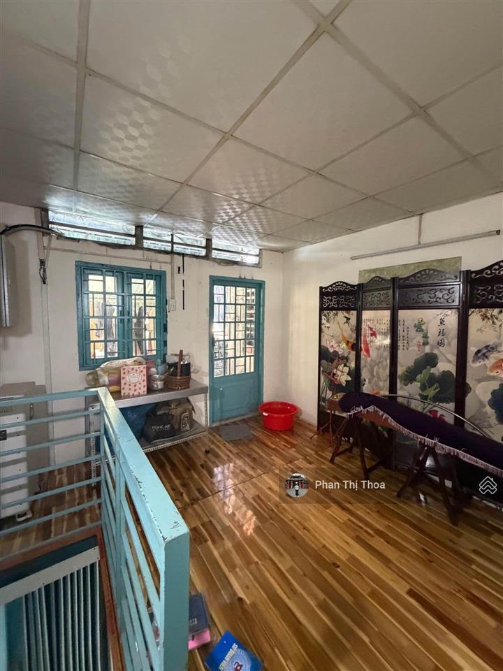 Hẻm oto đẹp ngay phạm văn đồng  đất tặng nhà 90m2, ngang 4m  đi sân bay 5p  chỉ hơn 9ty