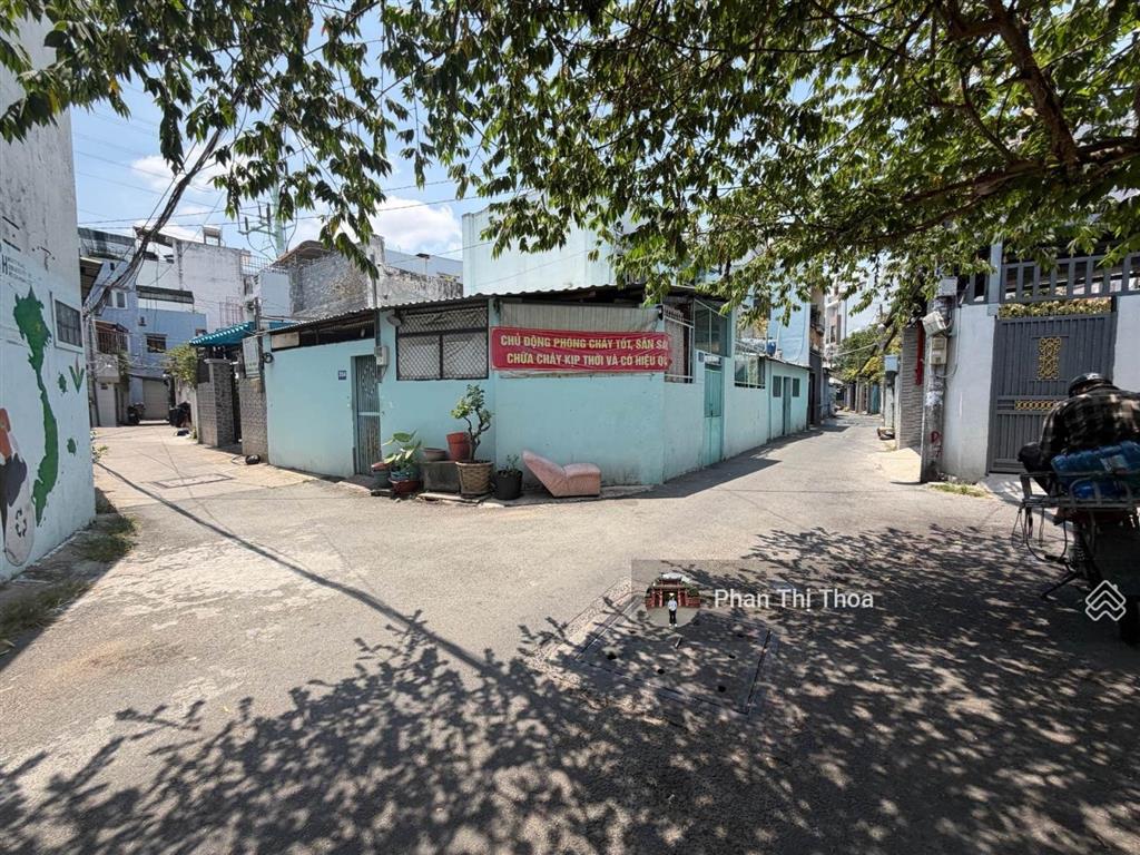 Hẻm oto đẹp ngay phạm văn đồng  đất tặng nhà 90m2, ngang 4m  đi sân bay 5p  chỉ hơn 9ty