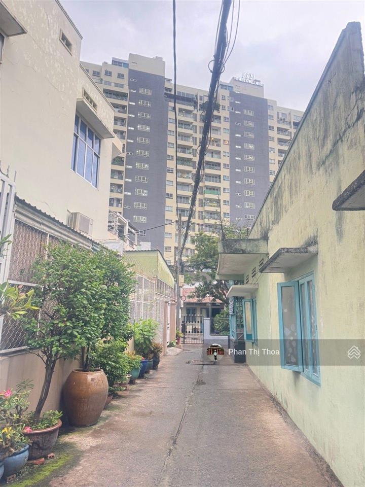 Gấp bán chủ giảm nhanh  nhà kết cấu ở ngay, có sân rộng  96m2, 4pn  phạm văn đồng đi bộ  8,6ty
