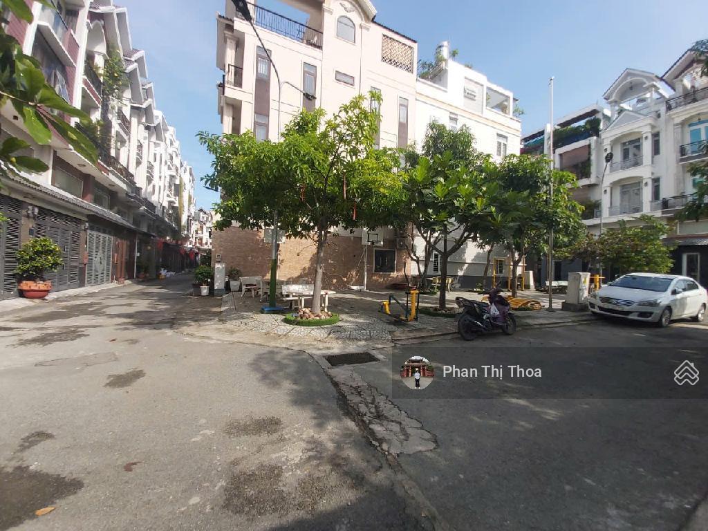 Nhà 2 tầng hẻm oto thông  ngang lớn, gia đình vào ở ngay  giáp rạch xuyên tâm, tương lai tăng giá