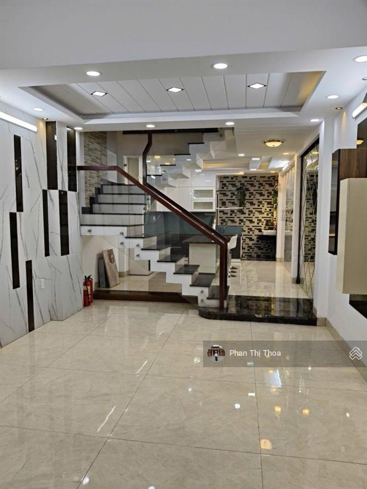 Nhà mới, hoàn công đủ, hẻm xe tải 10m cạnh rạch xuyên tâm  dương quảng hàm  5 tầng  giá tốt