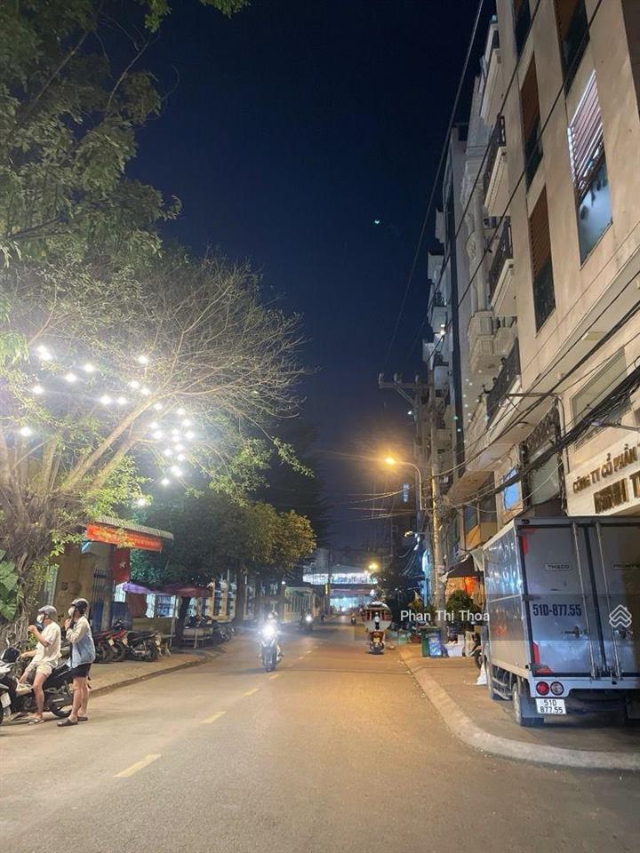 Nhà mới, hoàn công đủ, hẻm xe tải 10m cạnh rạch xuyên tâm  dương quảng hàm  5 tầng  giá tốt