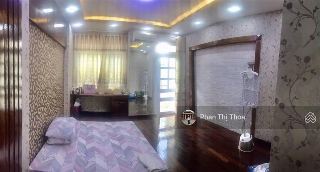 Hẻm oto ngay đối diện rạch xuyên tâm 75m2, 4 tầng, đủ công năng, hoàn công đủ  nguyễn xí  12,xty
